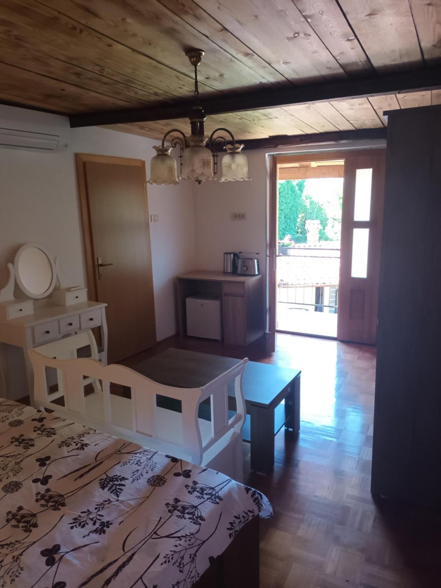 Apartma Brina 3 Sežana Exterior foto